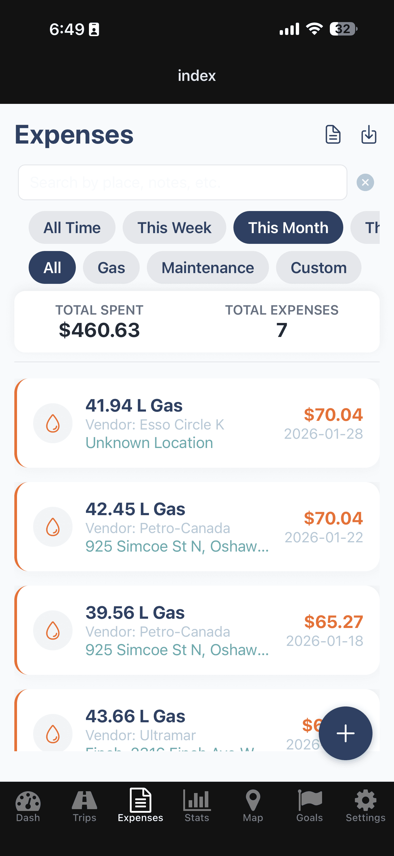 Expenses screen with filters and export actions